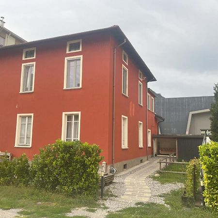 B&B Red House Garlate Bagian luar foto