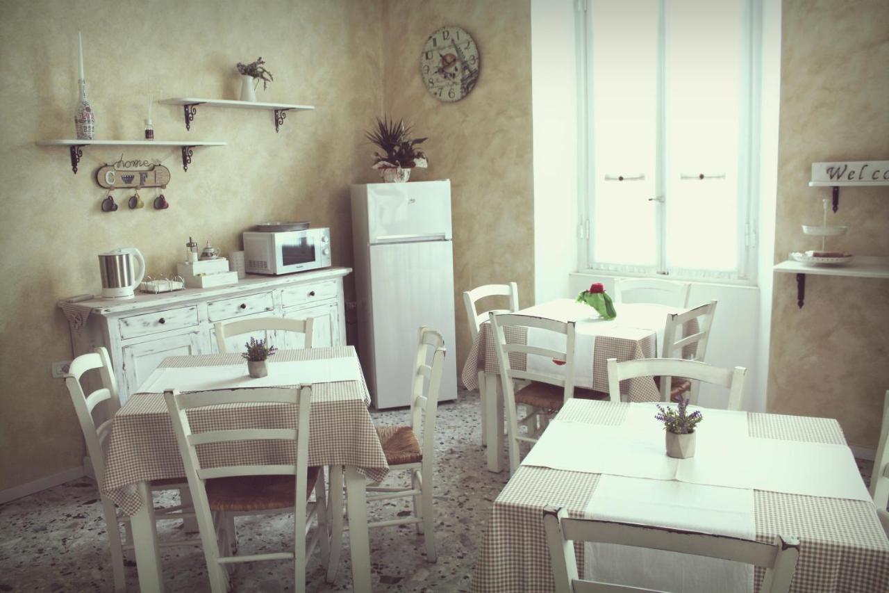 B&B Red House Garlate Bagian luar foto