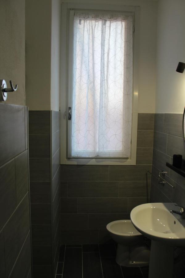 B&B Red House Garlate Bagian luar foto