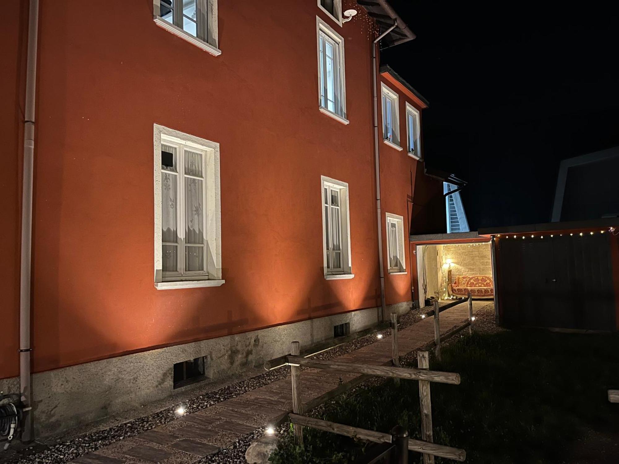 B&B Red House Garlate Bagian luar foto