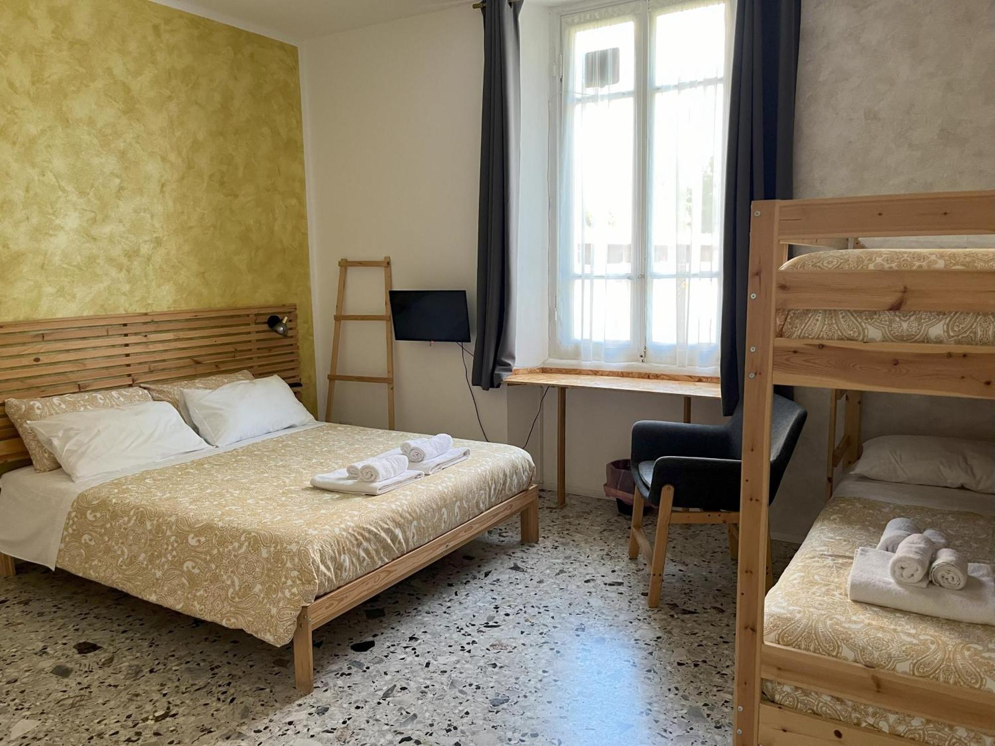 B&B Red House Garlate Bagian luar foto