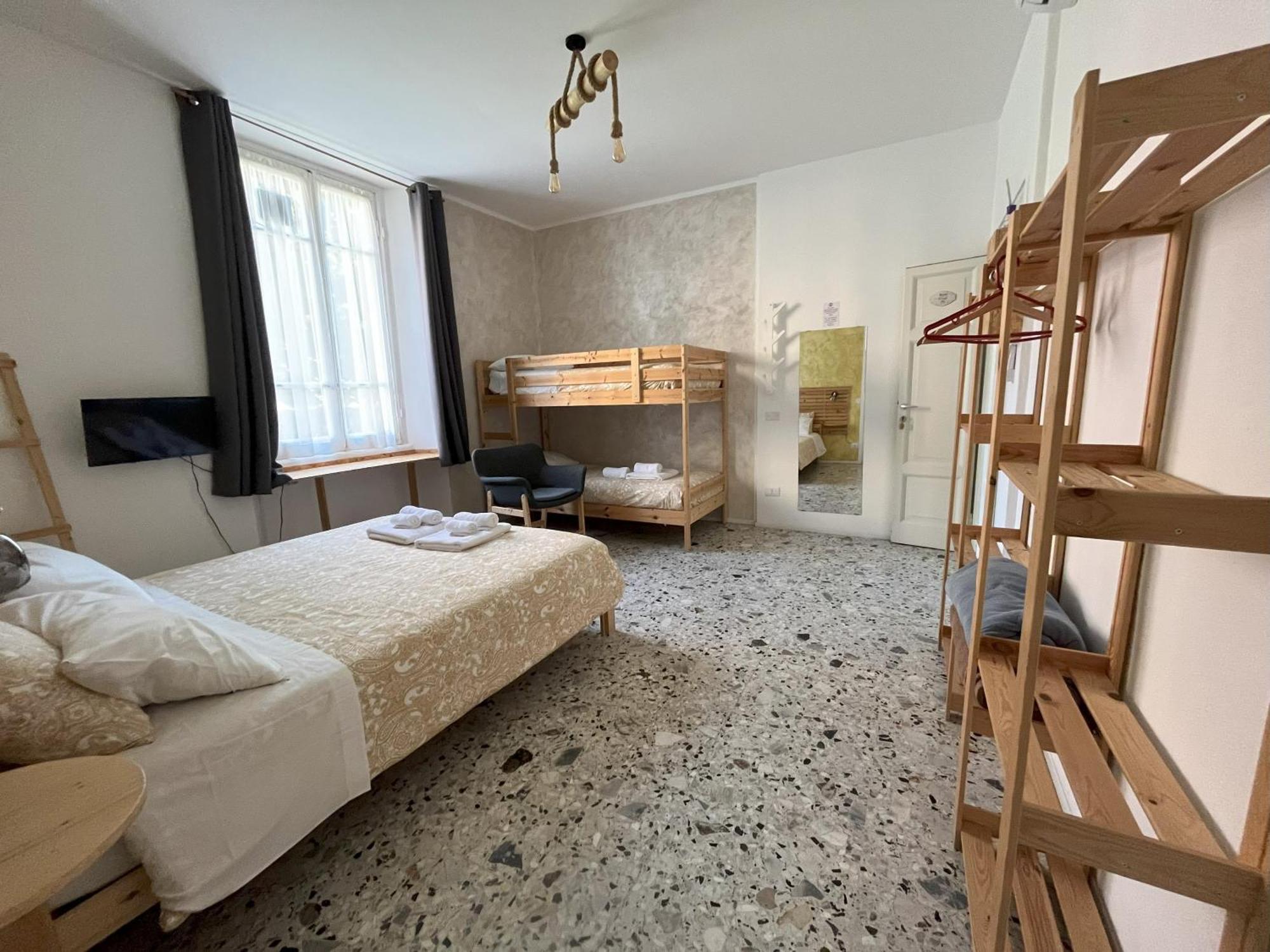 B&B Red House Garlate Bagian luar foto