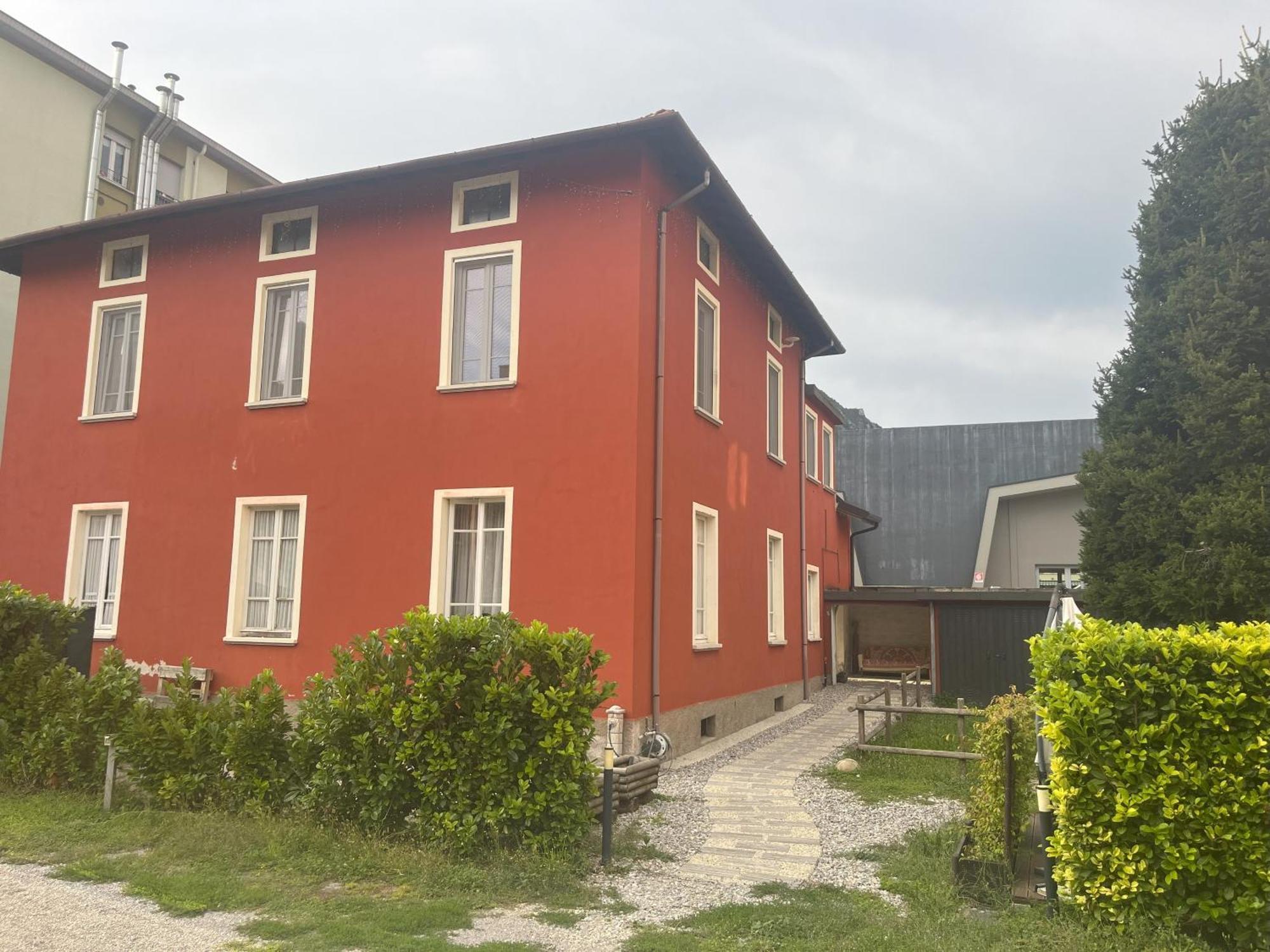 B&B Red House Garlate Bagian luar foto